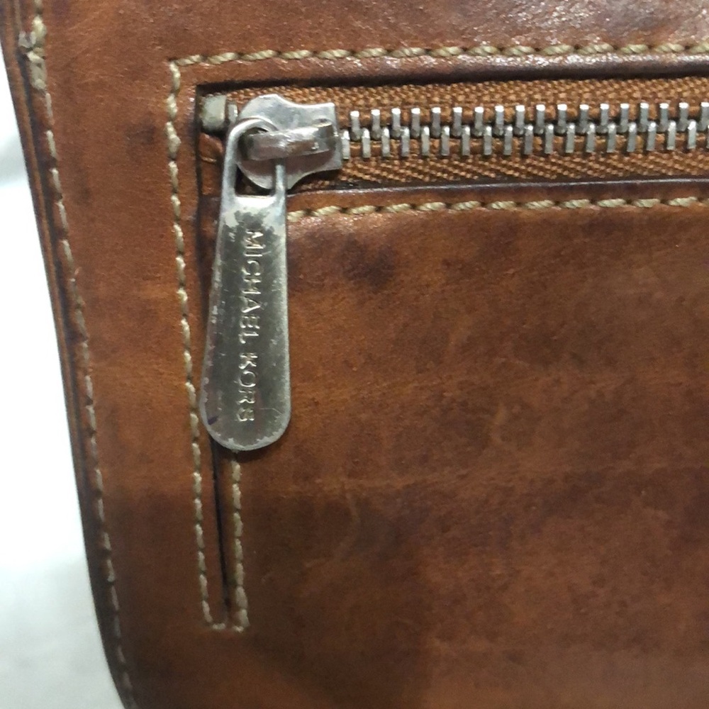 Michael Kors Vintage Studded Leather long Wallet - Picture 4 of 8